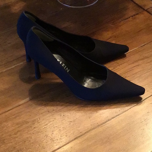Heels - Picture 2 of 4